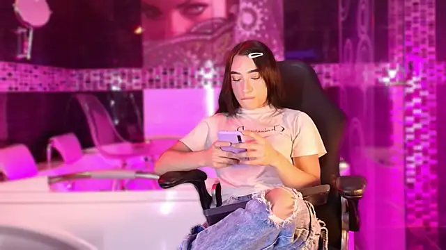 Small Hot19 online show from 03/17/26, 10:07