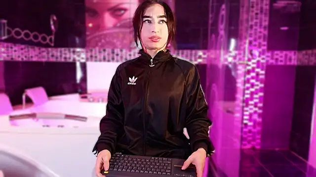 Snapshot of Small_Hot19 chatting on 02/20/26, 10:39 Small Hot19 online show from 02/20/26, 10:39