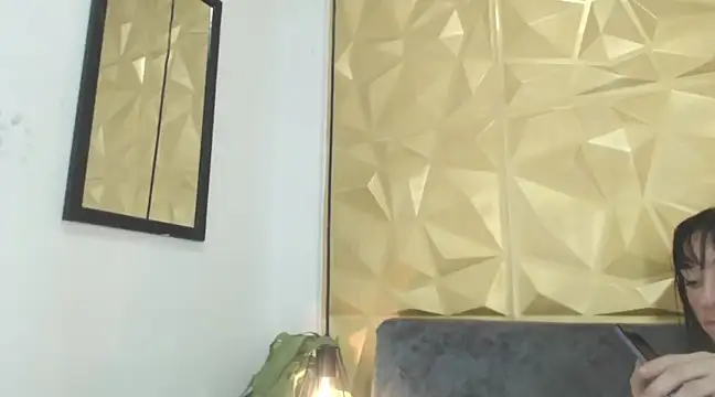 Snapshot of Small_Hot19 chatting on 03/16/25, 06:12 Small Hot19 online show from 03/16/25, 06:12