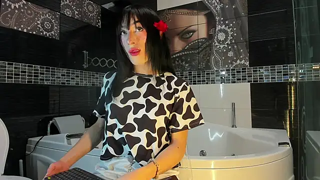 Snapshot of Small_Hot19 chatting on 10/22/25, 03:00 Small Hot19 online show from 10/22/25, 03:00