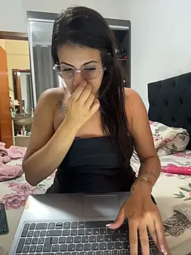 jheicylli online show from 12/04/25, 07:35