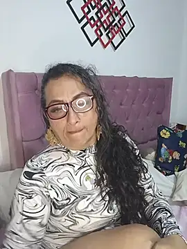 AlessandraLeroy online show from 02/06/26, 02:40