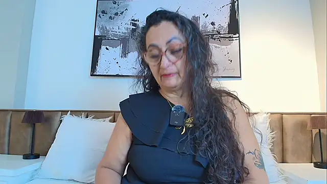 Snapshot of AlessandraLeroy chatting on 05/11/26, 12:06 AlessandraLeroy online show from 05/11/26, 12:06