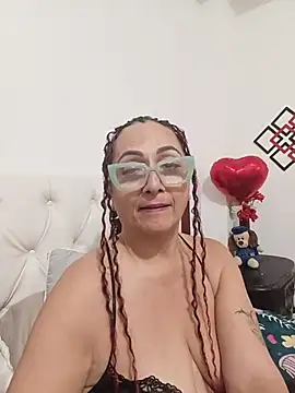 Snapshot of AlessandraLeroy chatting on 06/28/26, 04:24 AlessandraLeroy online show from 06/28/26, 04:24