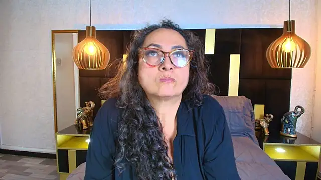 AlessandraLeroy online show from 11/12/25, 02:54