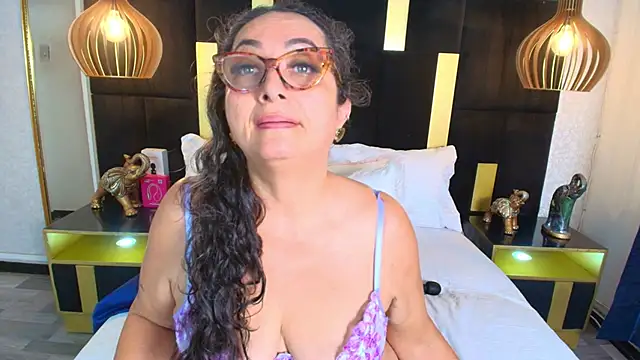 AlessandraLeroy online show from 11/09/25, 03:05