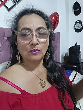 AlessandraLeroy online show from 04/12/26, 03:32