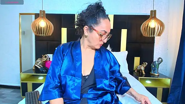 AlessandraLeroy online show from 11/10/25, 11:59