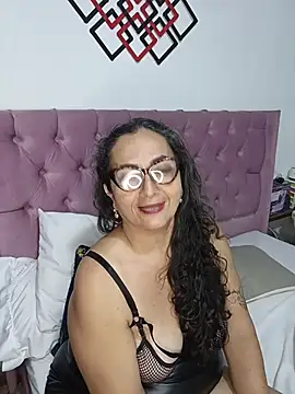 AlessandraLeroy online show from 11/06/25, 02:26