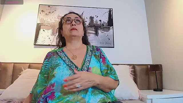 AlessandraLeroy online show from 04/15/26, 12:53