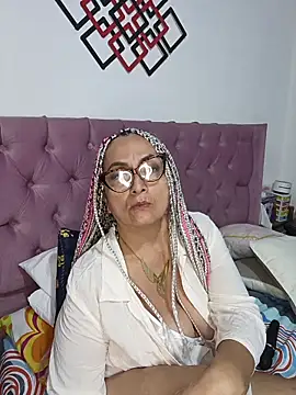 AlessandraLeroy online show from 11/25/25, 01:28