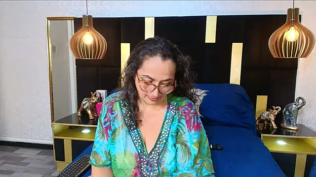 AlessandraLeroy online show from 10/19/25, 01:03