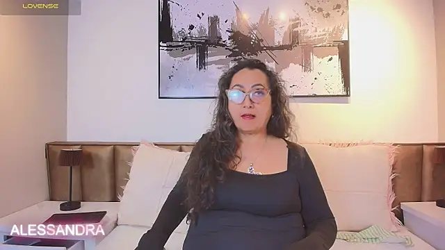 Snapshot of AlessandraLeroy chatting on 04/20/26, 12:08 AlessandraLeroy online show from 04/20/26, 12:08