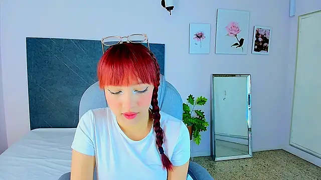 Snapshot of sharon_rosse__ chatting on 10/08/25, 12:17 sharon rosse online show from 10/08/25, 12:17