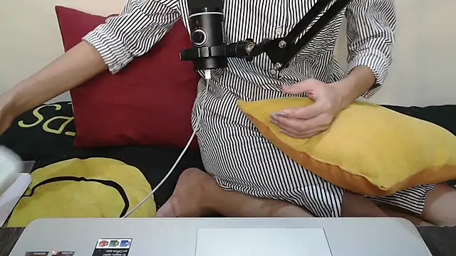 NaughtyThrouple007 online show from 09/13/25, 12:38