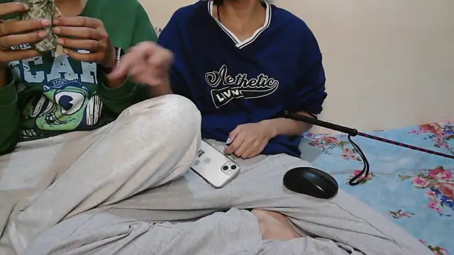 NaughtyThrouple007 online show from 10/31/25, 06:37