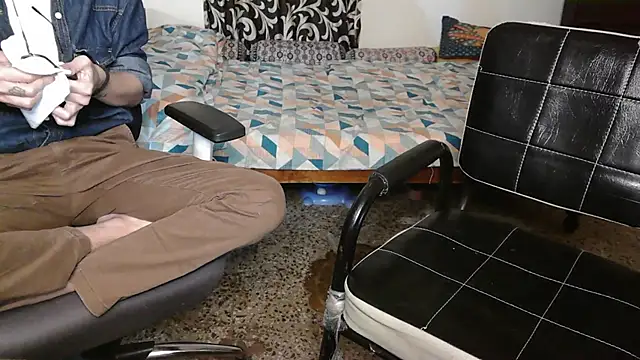 NaughtyThrouple007 online show from 12/14/25, 10:21