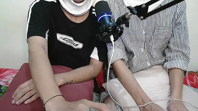 NaughtyThrouple007 online show from 09/14/25, 06:08