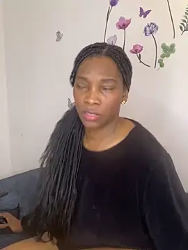 Nahomy gree online show from 11/17/25, 05:00