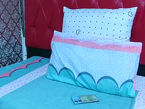 Snapshot of BondiBitch chatting on 03/12/25, 10:28 BondiBitch online show from 03/12/25, 10:28