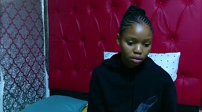 Snapshot of BondiBitch chatting on 03/16/25, 07:49 BondiBitch online show from 03/16/25, 07:49