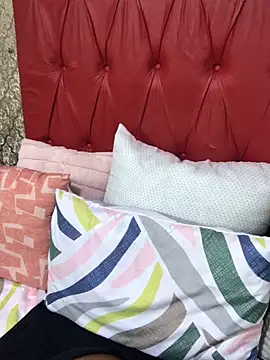 Snapshot of BondiBitch chatting on 10/06/25, 06:52 BondiBitch online show from 10/06/25, 06:52