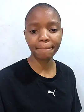 Snapshot of BondiBitch chatting on 10/15/25, 01:59 BondiBitch online show from 10/15/25, 01:59