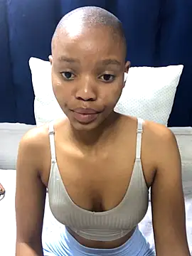 Snapshot of BondiBitch chatting on 10/31/25, 12:57 BondiBitch online show from 10/31/25, 12:57