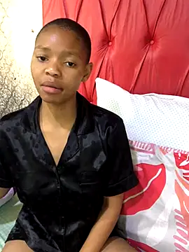 Snapshot of BondiBitch chatting on 10/01/25, 09:03 BondiBitch online show from 10/01/25, 09:03