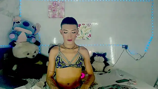 Snapshot of KimberlyXtreme chatting on 10/05/25, 09:38 KimberlyXtreme online show from 10/05/25, 09:38
