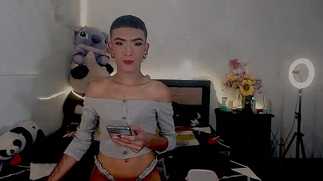 Snapshot of KimberlyXtreme chatting on 09/13/25, 02:44 KimberlyXtreme online show from 09/13/25, 02:44