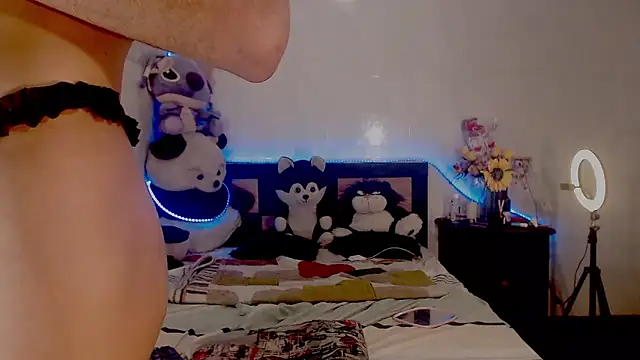 Snapshot of KimberlyXtreme chatting on 09/15/25, 09:15 KimberlyXtreme online show from 09/15/25, 09:15