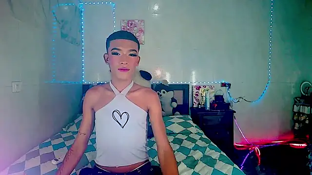 KimberlyXtreme online show from 10/30/25, 04:04