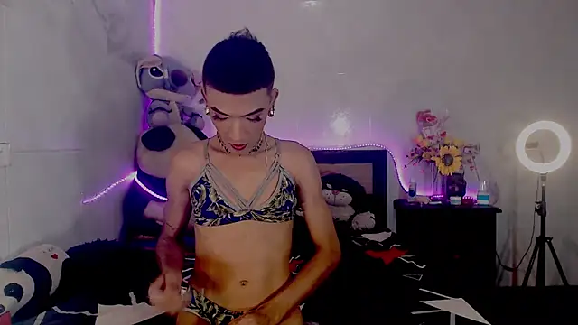 Snapshot of KimberlyXtreme chatting on 09/10/25, 11:37 KimberlyXtreme online show from 09/10/25, 11:37
