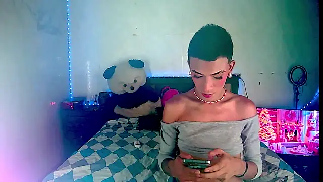 KimberlyXtreme online show from 12/19/25, 01:02