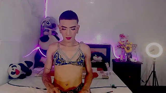 Snapshot of KimberlyXtreme chatting on 09/15/25, 02:12 KimberlyXtreme online show from 09/15/25, 02:12