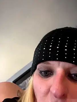 KITTYBOOBOOFUXX online show from 03/17/26, 07:22