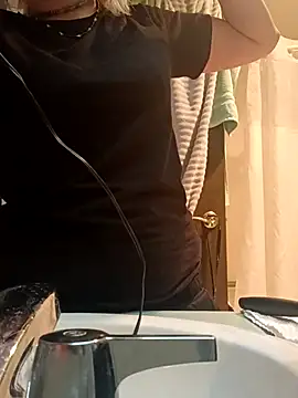 Snapshot of KITTYBOOBOOFUXX chatting on 11/18/25, 03:10 KITTYBOOBOOFUXX online show from 11/18/25, 03:10