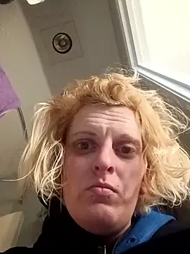 Snapshot of KITTYBOOBOOFUXX chatting on 12/04/25, 03:49 KITTYBOOBOOFUXX online show from 12/04/25, 03:49