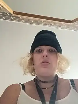 Snapshot of KITTYBOOBOOFUXX chatting on 10/25/25, 01:49 KITTYBOOBOOFUXX online show from 10/25/25, 01:49