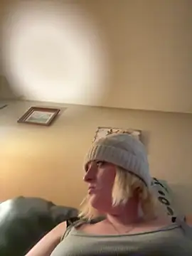 Snapshot of KITTYBOOBOOFUXX chatting on 02/02/26, 05:28 KITTYBOOBOOFUXX online show from 02/02/26, 05:28