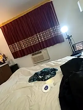 Snapshot of KITTYBOOBOOFUXX chatting on 10/27/25, 01:39 KITTYBOOBOOFUXX online show from 10/27/25, 01:39