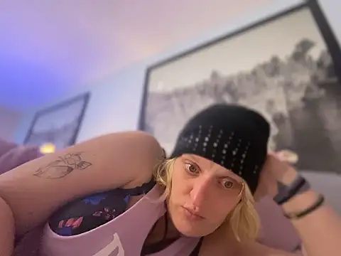 KITTYBOOBOOFUXX online show from 04/13/26, 08:18