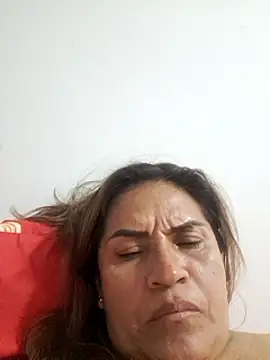 Snapshot of Milena_Foox chatting on 03/17/25, 08:40 Milena Foox online show from 03/17/25, 08:40