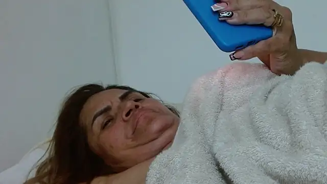 Milena Foox online show from 11/08/25, 06:55