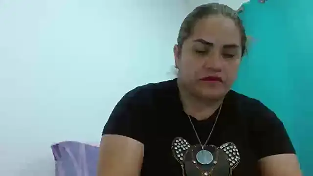 Milena Foox online show from 11/30/25, 08:20