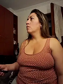 Snapshot of Luna-nevada chatting on 10/23/25, 10:36 Luna-nevada online show from 10/23/25, 10:36