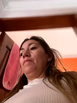 Snapshot of Luna-nevada chatting on 11/22/25, 05:23 Luna-nevada online show from 11/22/25, 05:23