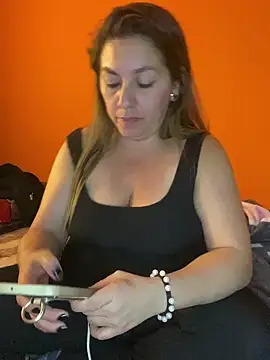 Snapshot of Luna-nevada chatting on 11/16/25, 04:50 Luna-nevada online show from 11/16/25, 04:50