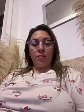 Snapshot of Luna-nevada chatting on 05/18/26, 02:12 Luna-nevada online show from 05/18/26, 02:12